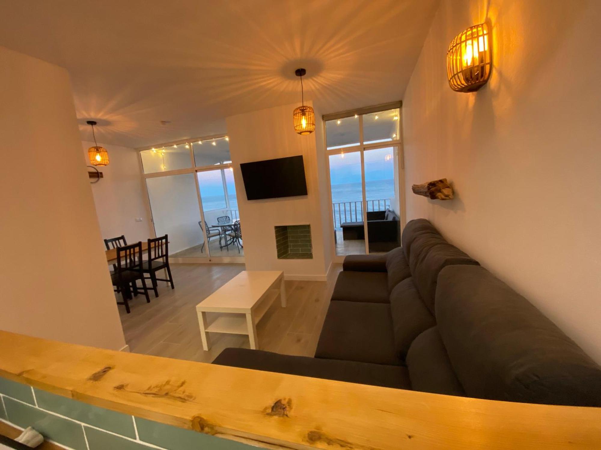 Appartamento Beachfront, Top Floor Corner 2-Bed, Estepona Paseo Esterno foto