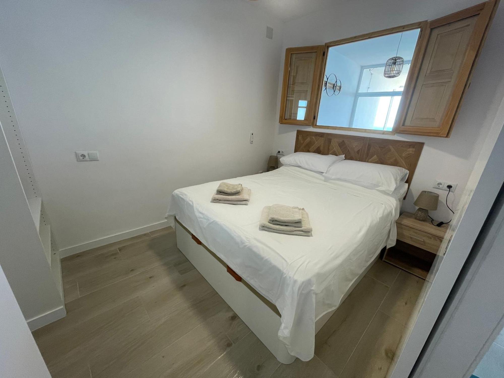 Appartamento Beachfront, Top Floor Corner 2-Bed, Estepona Paseo Esterno foto